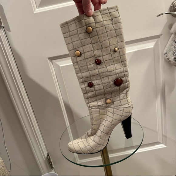 Dénouée Fur Knee High Block Heel Boots with Button Details (Made in Italy) - Picture 8 of 15